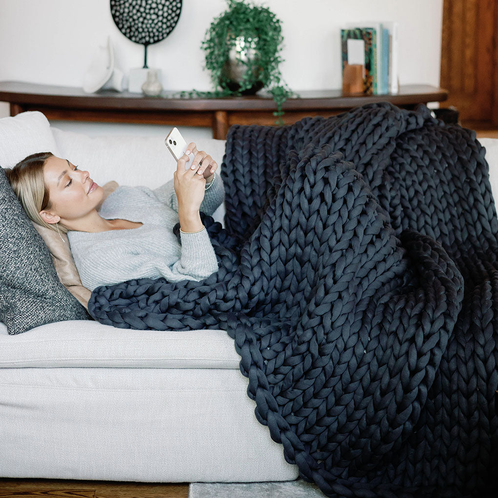 Knit Weighted Blanket image